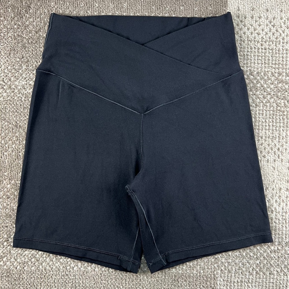 OFFLINE by Aerie Real Me Crossover Bike Shorts Black High Rise 7 Inch Inseam L